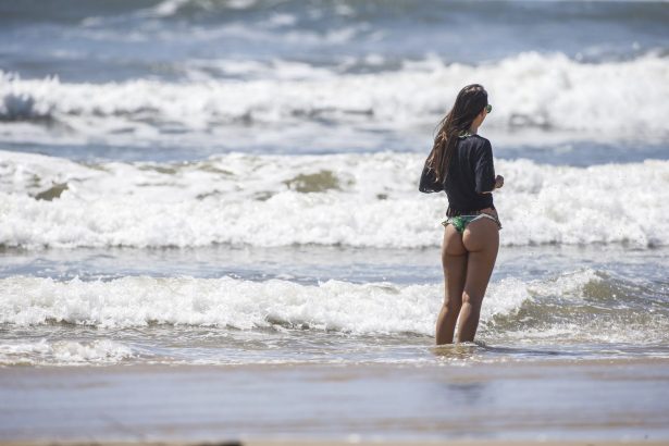 Belas mulheres também marcam presença na decisão do Brasileiro de Surf Profissional em Torres 80