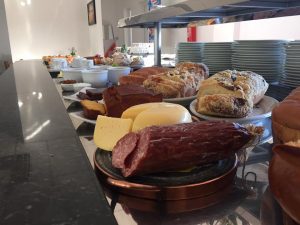 E hoje tem novidade no Restaurante Autos da Borússia: buffet de café colonial 86