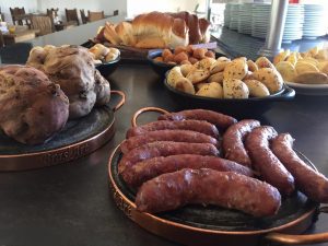 E hoje tem novidade no Restaurante Autos da Borússia: buffet de café colonial 96