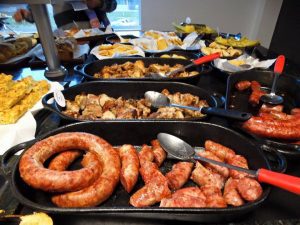 Tem buffet de café colonial no Restaurante Autos da Borússia: sábado e domingo 121 Tem buffet de café colonial no Restaurante Autos da Borússia: sábado e domingo 120