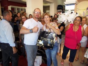 Dione Modas faz grande festa em lançamento da Coleção de Inverno da B27 e Lezalez 798