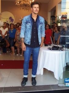 Dione Modas faz grande festa em lançamento da Coleção de Inverno da B27 e Lezalez 728