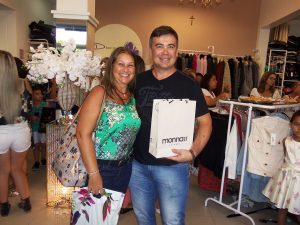 Dione Modas faz grande festa em lançamento da Coleção de Inverno da B27 e Lezalez 800