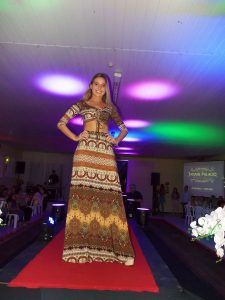 Lojas Dione Modas realizam desfile no chá da Amizade em Osório 948