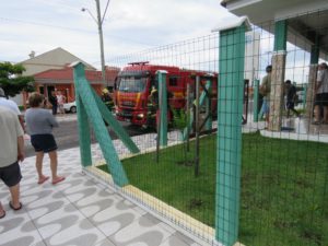Bombeiros controlam princípio de incêndio em residência de Atlântida Sul 43 Bombeiros controlam princípio de incêndio em residência de Atlântida Sul 42