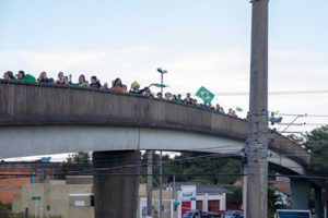 Centenas de pessoas realizam caminhada em apoio aos caminhoneiros em Osório 69 Centenas de pessoas realizam caminhada em apoio aos caminhoneiros em Osório 68
