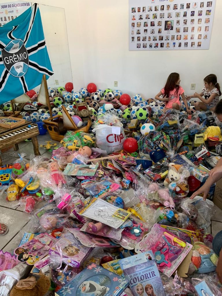 Dia das crianças tricolor fez a festa da criançada em Osório 98