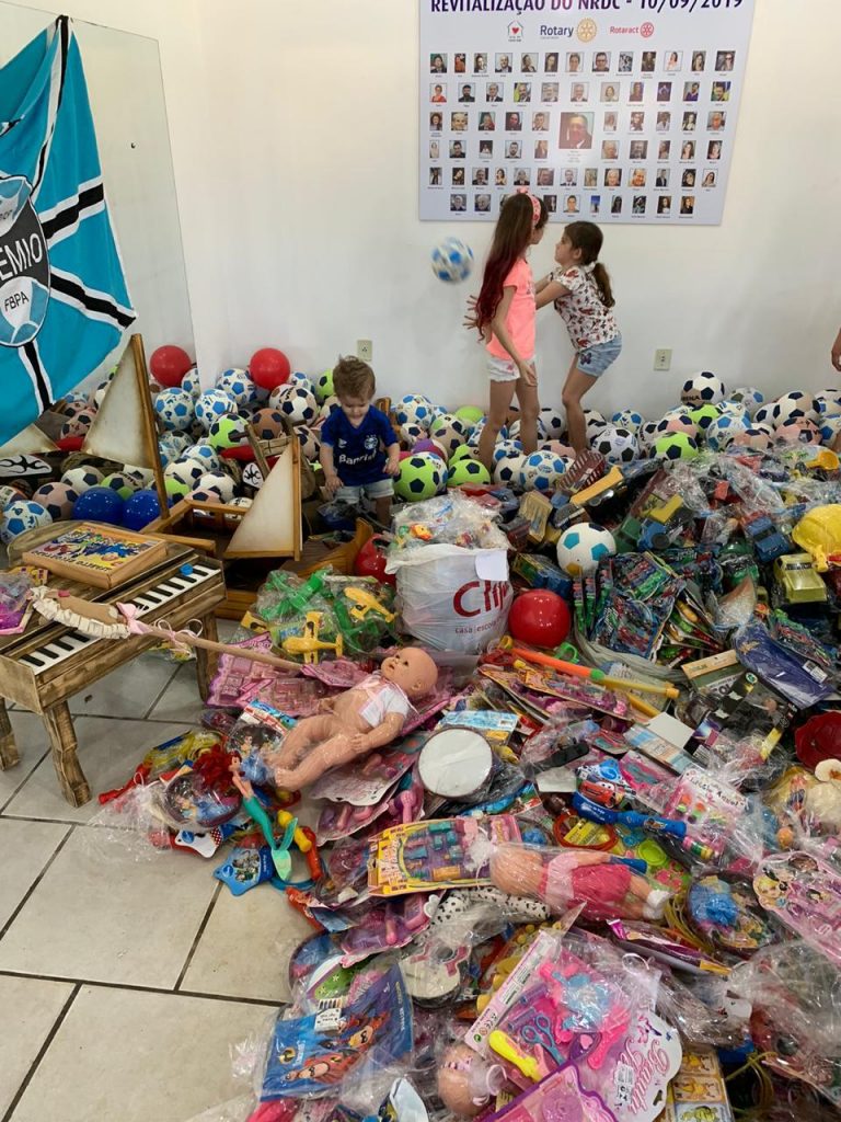 Dia das crianças tricolor fez a festa da criançada em Osório 94