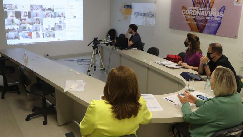 Secretária Arita Bergmann fez o anúncio em webconferência com prefeitos e gestores hospitalares da região