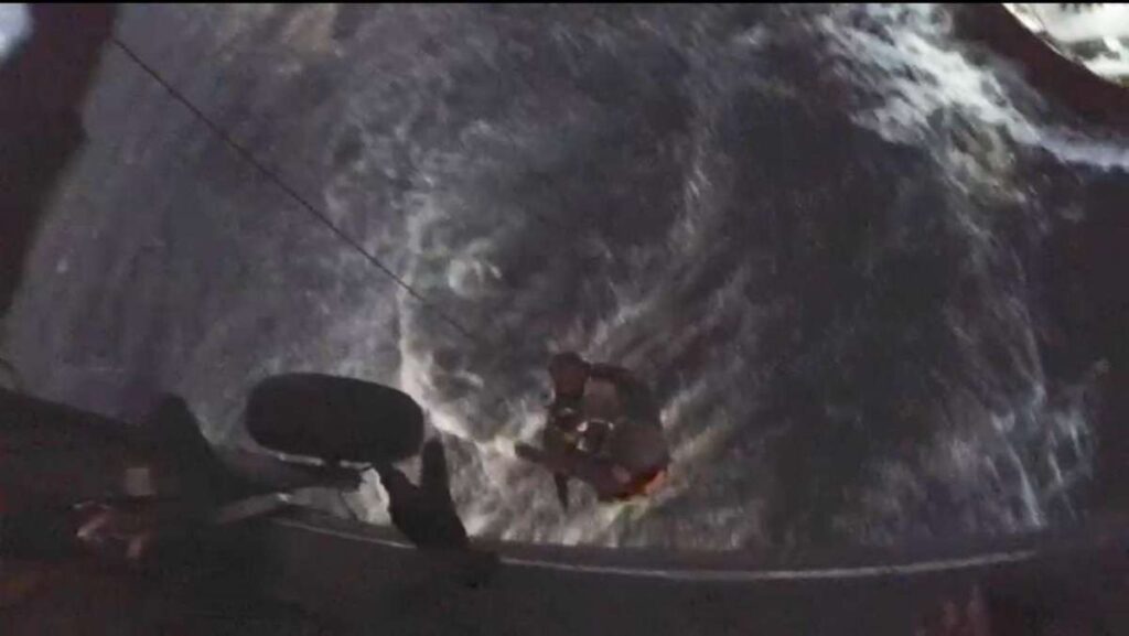 Marinheiro com suspeita de infarto é resgatado na costa gaúcha