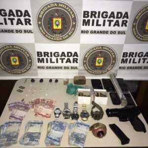 Tráfico em praça de Osório leva quatro a prisão