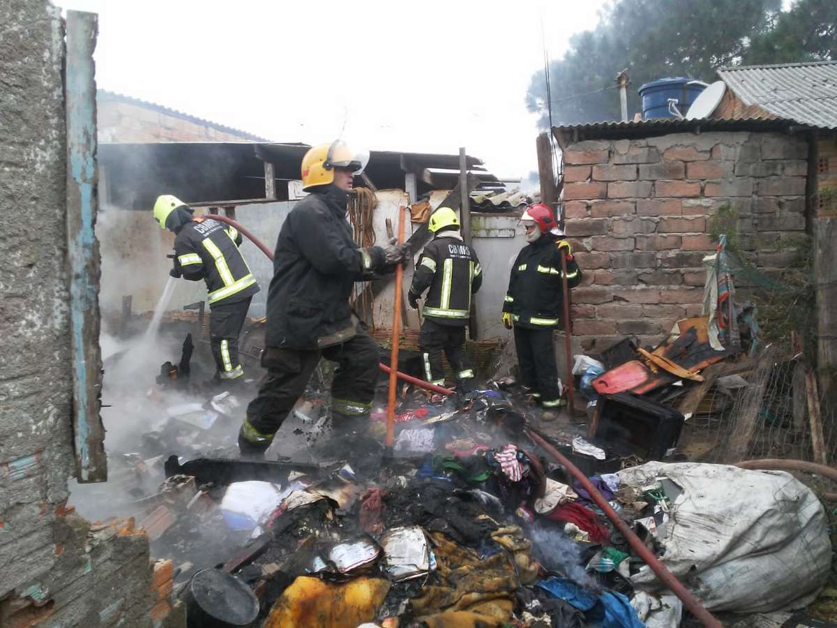 Cachorro morre queimado em incêndio a residência em Arroio do Sal