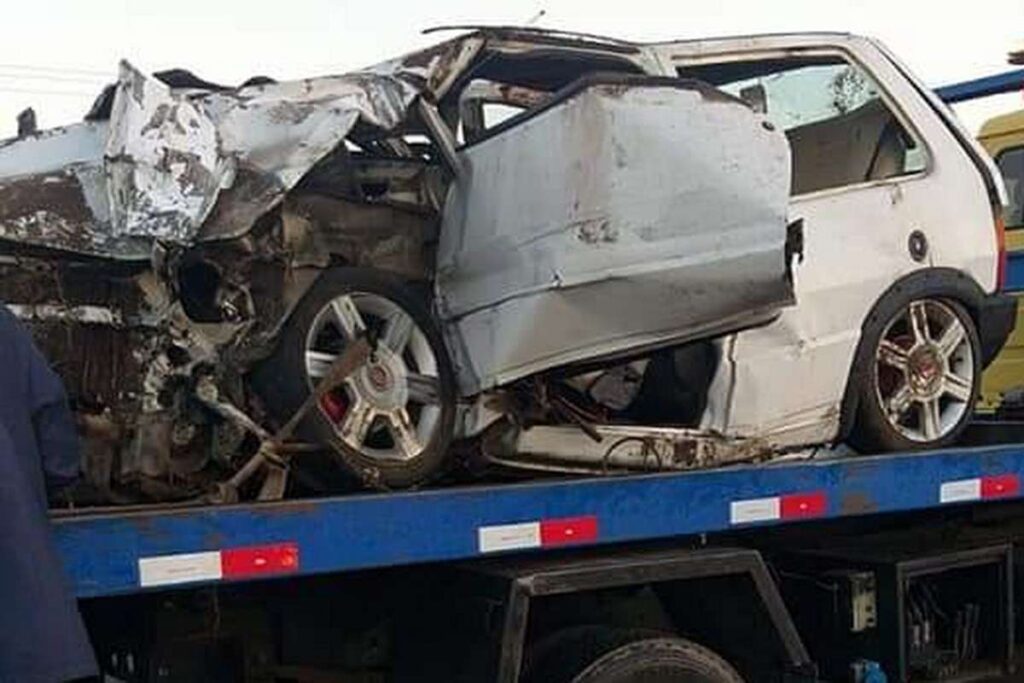 Jovem morre em acidente na Estrada do Mar