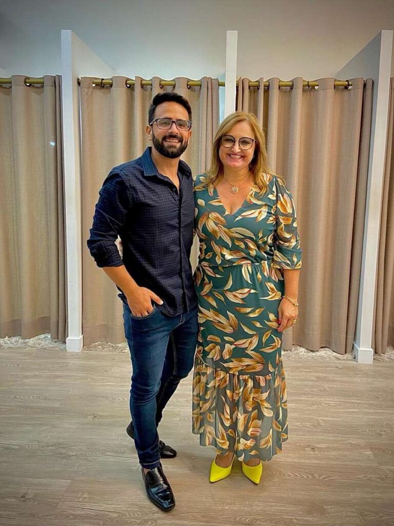 Dione Modas apresenta coleção outono inverno 2022 com coquetel e comemora 1 ano da nova filial 1400