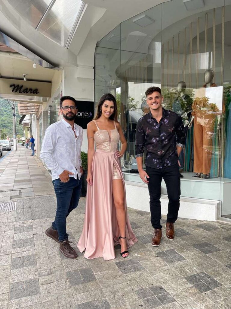 Dione Modas apresenta coleção outono inverno 2022 com coquetel e comemora 1 ano da nova filial 1398