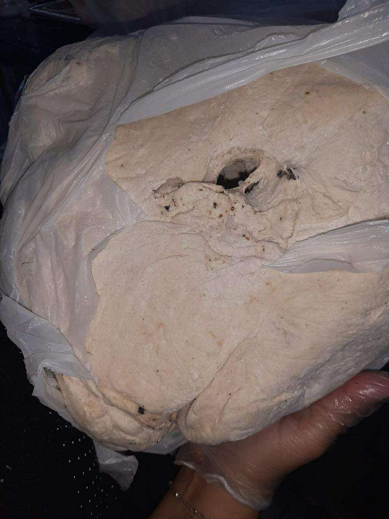 Três estabelecimentos são interditados e 3,4 toneladas de alimentos apreendidos em Tramandaí 43 Três estabelecimentos são interditados e 3,4 toneladas de alimentos apreendidos em Tramandaí 42