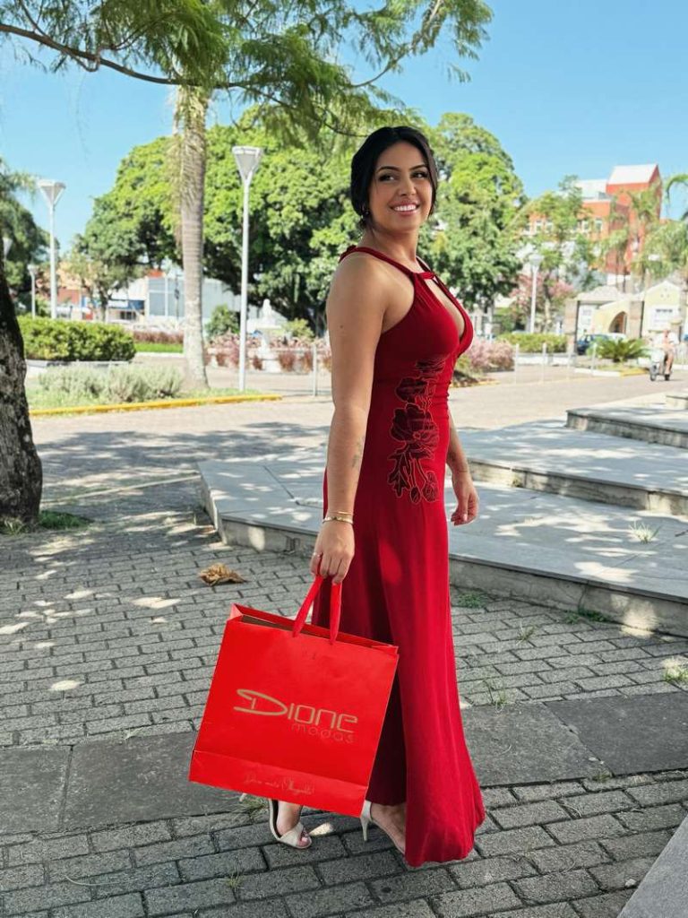 Vestidos de festa deslumbrantes: veja as novidades da Dione Modas 245 Vestidos de festa deslumbrantes: veja as novidades da Dione Modas 244