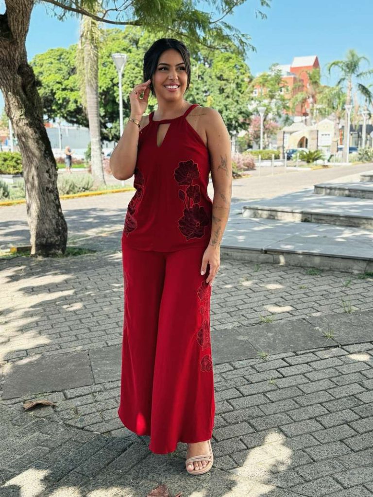 Vestidos de festa deslumbrantes: veja as novidades da Dione Modas 243 Vestidos de festa deslumbrantes: veja as novidades da Dione Modas 242