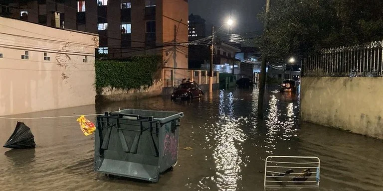 Chuva intensa causa alagamentos no Litoral e fronteira