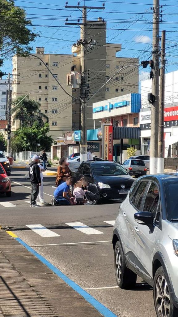 Idosa fica ferida ao ser atropelada no centro de Osório