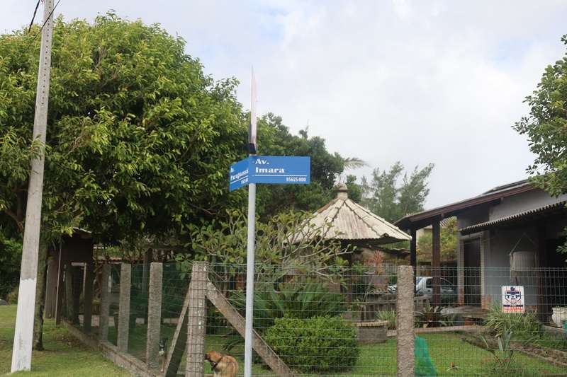 Placas de identificação de ruas