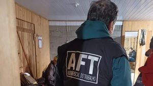 Pessoas são resgatadas