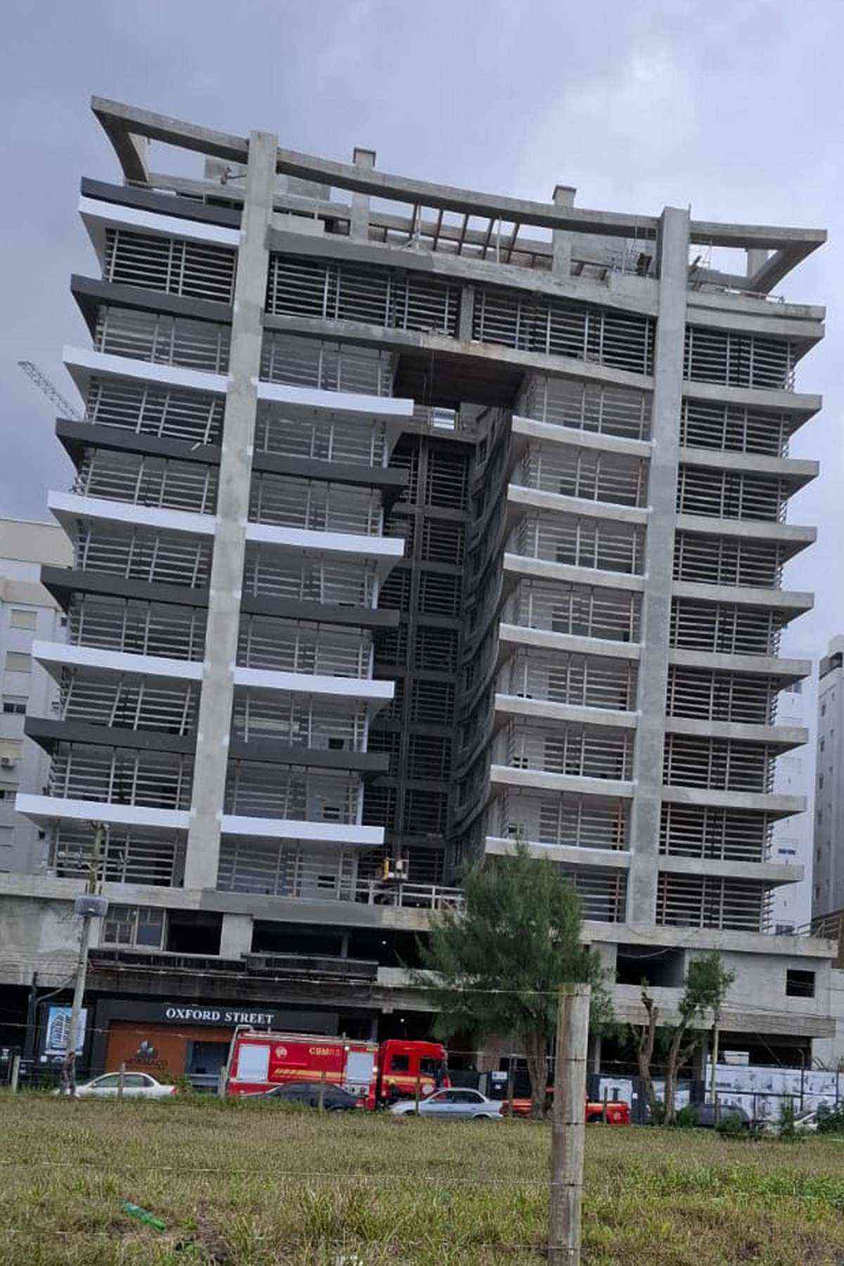 Capão da Canoa: elevador despenca e deixa feridos