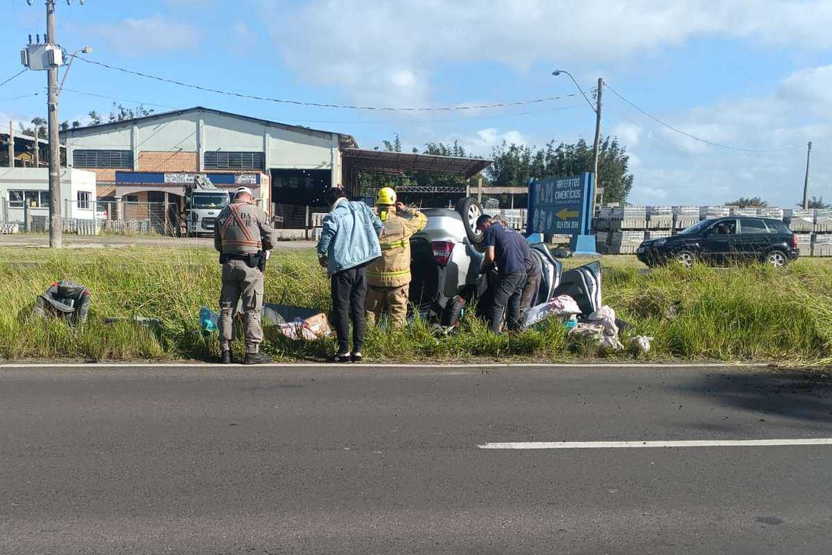 Capotamento na RS-030 mobiliza resgate em Osório