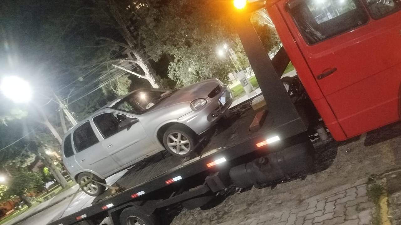 TV, som e pé de cabra