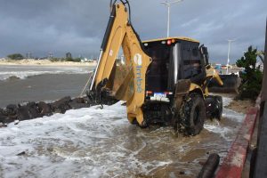 Começam os reparos a danos causados pelo ciclone em Imbé