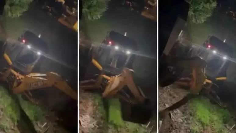 Furto bizarro no RS: homem rouba retroescavadeira e tenta invadir banco