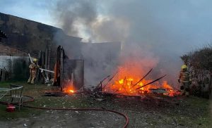 Incêndio destrói casa em Cidreira