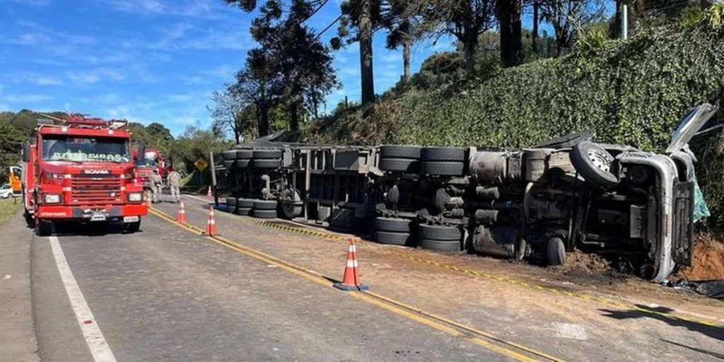 Tombamento na ERS-122 em Ipê mata 3 da mesma família, incluindo bebês