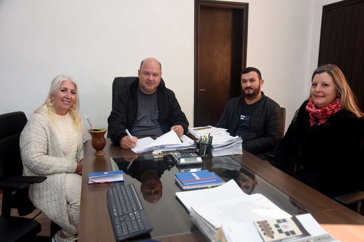 Prefeito assina decreto de desapropriação para futuro CAPS em Imbé