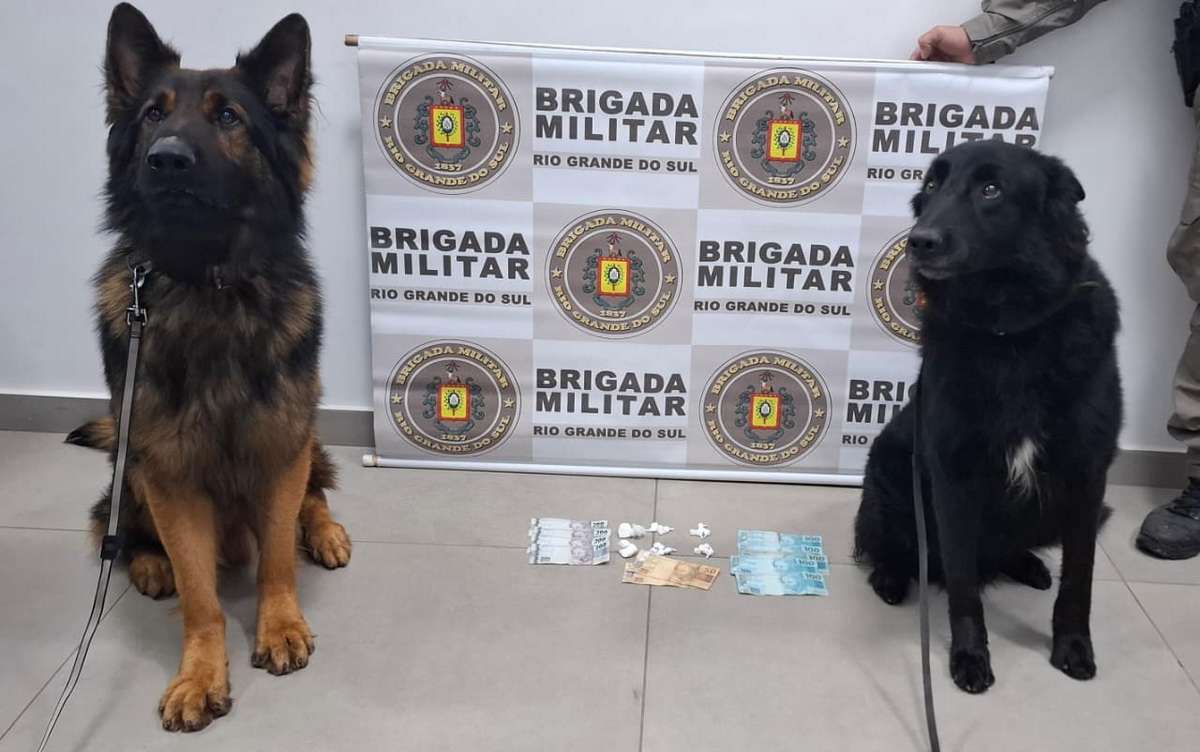 Carro usado para entrega de entorpecentes é interceptado em Tramandaí