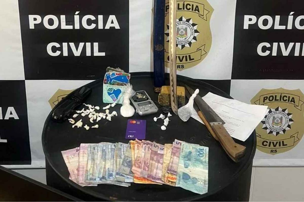 Espada Samurai, drogas e dinheiro: 3 presos em operação no Litoral