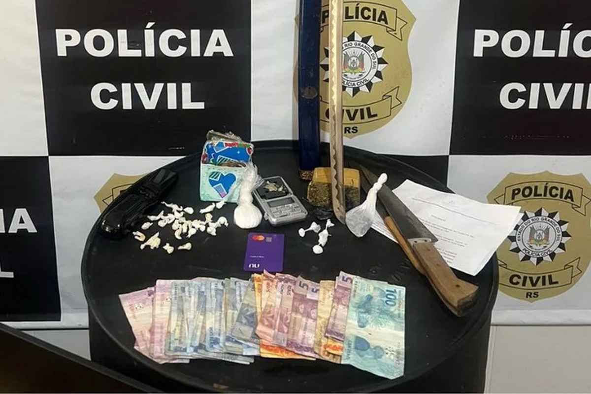 Espada Samurai, drogas e dinheiro: 3 presos em operação no Litoral