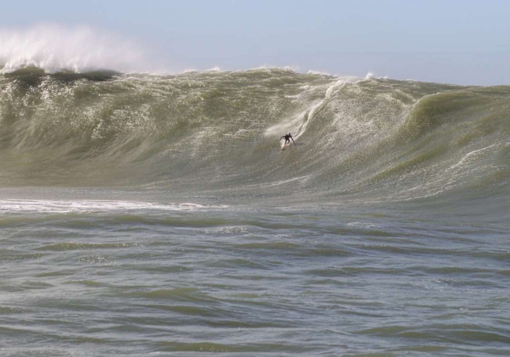 Ciclone na costa do RS pode ter gerado novo recorde no surfe 150