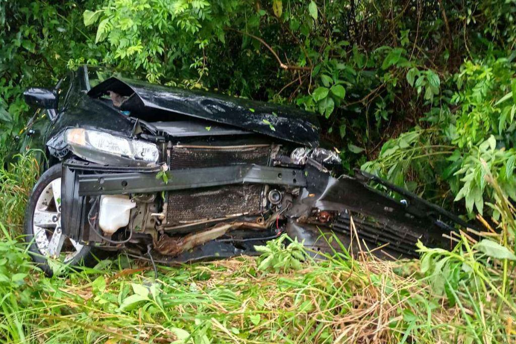 Acidente na RS-030 em Osório: veículo sai da pista e cai em barranco