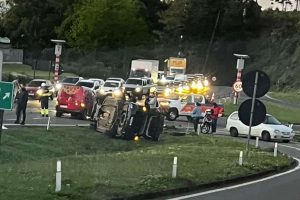 Acidente na Rota do Sol envolve viatura da PRF