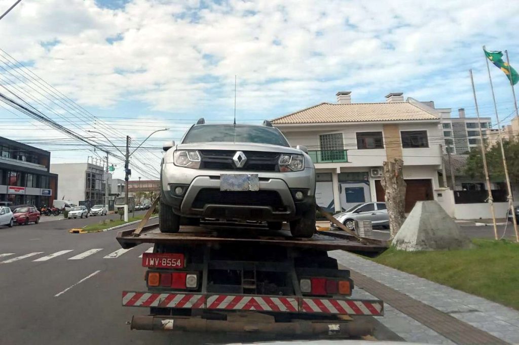 Carro furtado em Palmares do Sul é recuperado em Osório após invasão a residência
