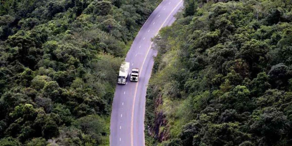 Acidente na Rota do Sol deixa feridos