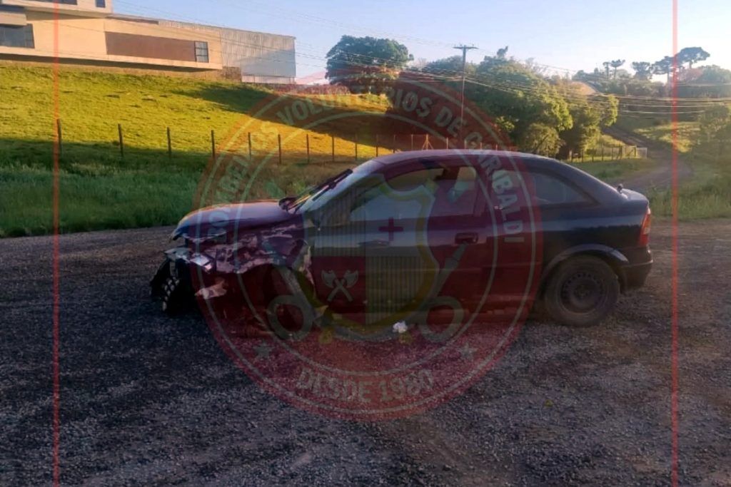 Acidente na Rota do Sol envolve 2 veículos