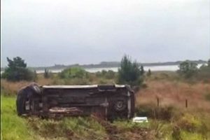 Ambulância capota na ERS-030