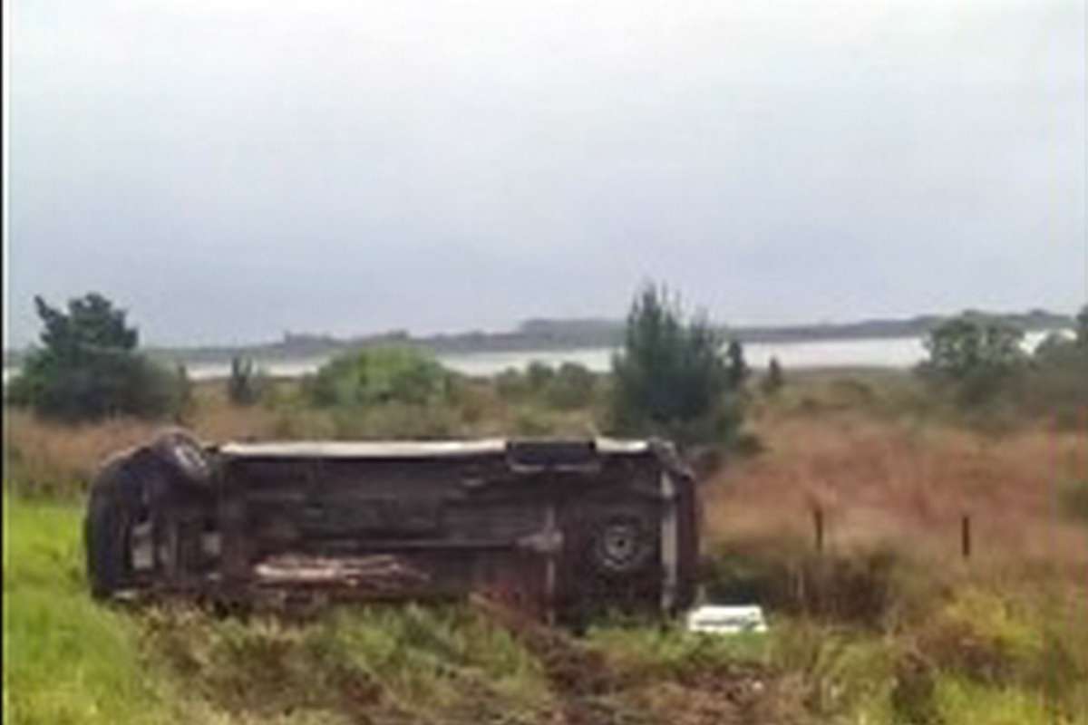 Ambulância capota na ERS-030