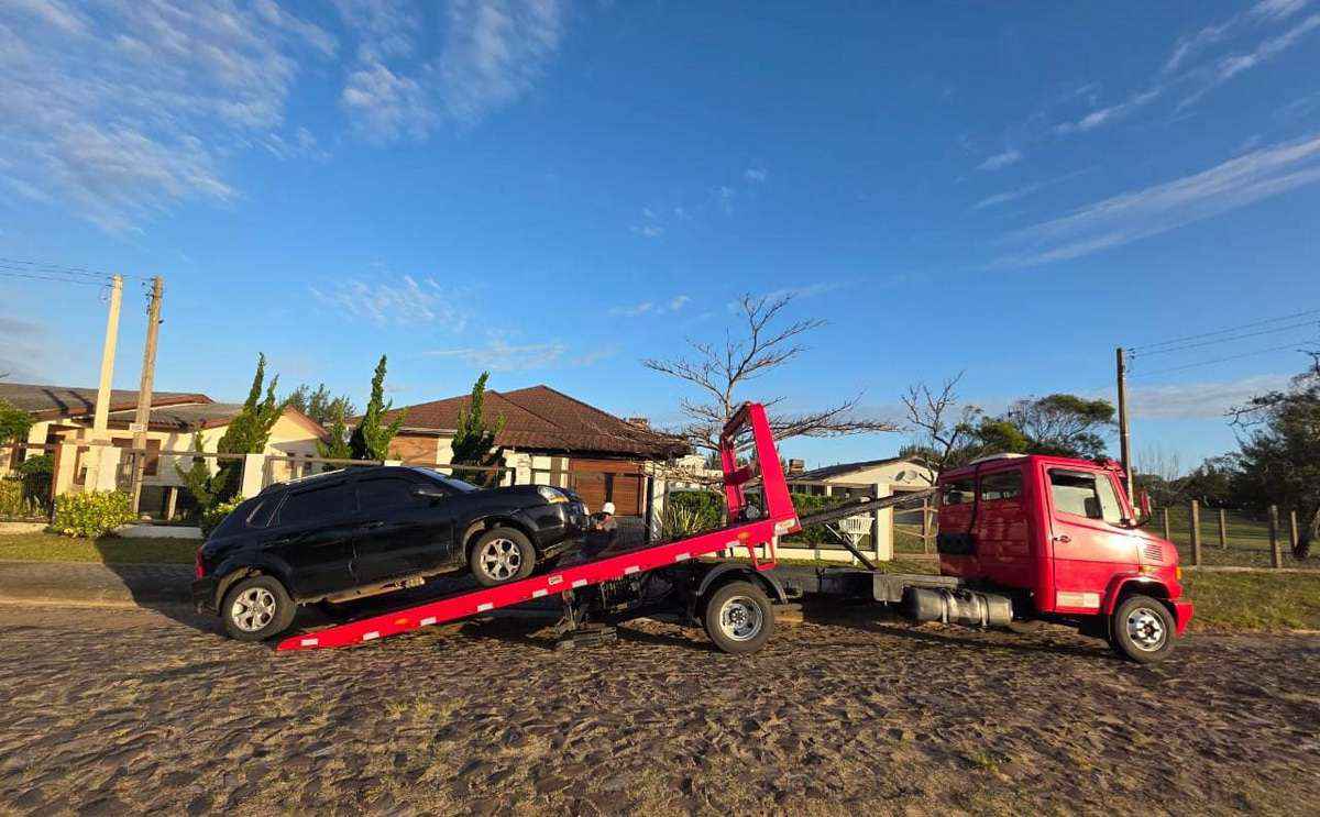Carro clonado é recuperado após perseguição em Capão da Canoa