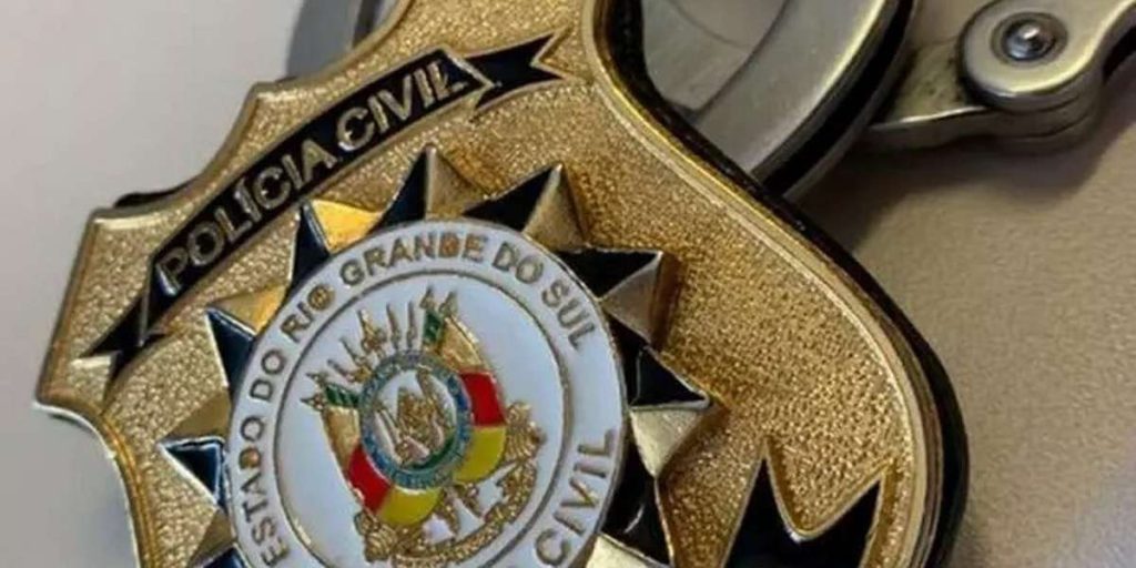 Mulher é esfaqueada dentro de casa