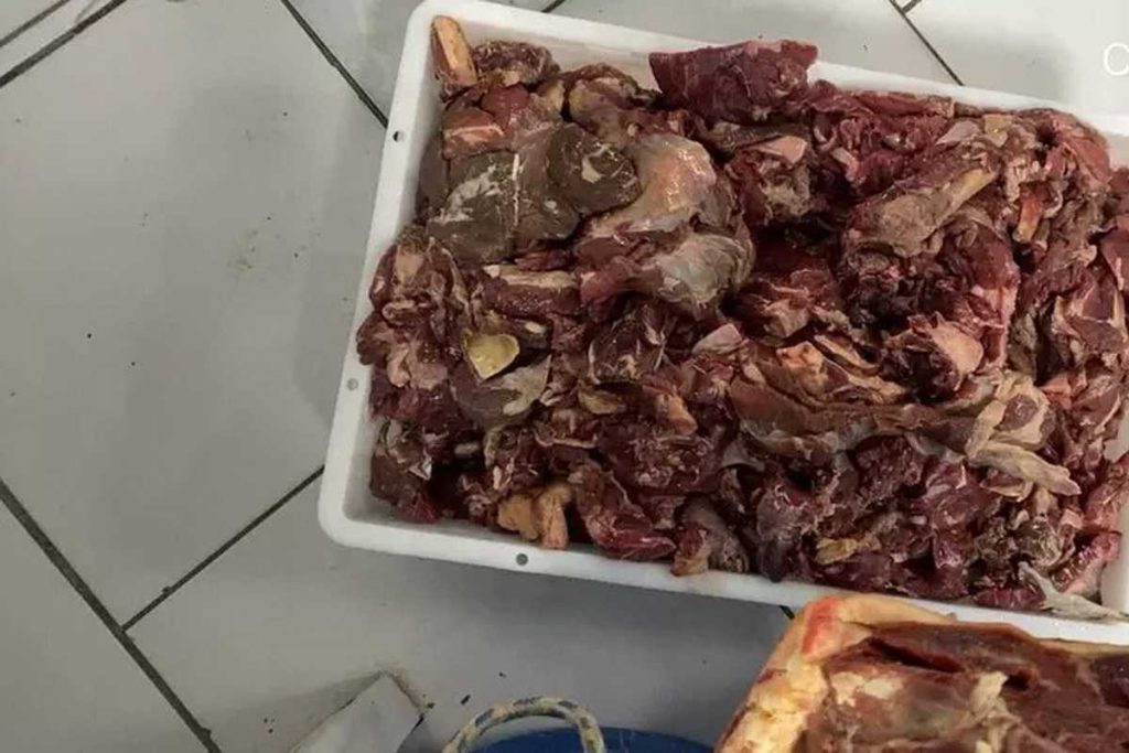 220 quilos de carne imprópria