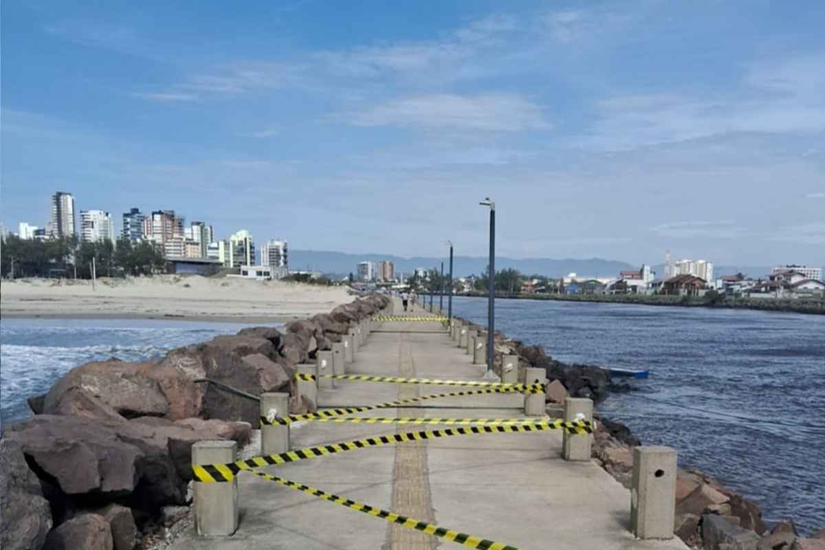 Defesa Civil de Torres alerta para isolamento nos Molhes