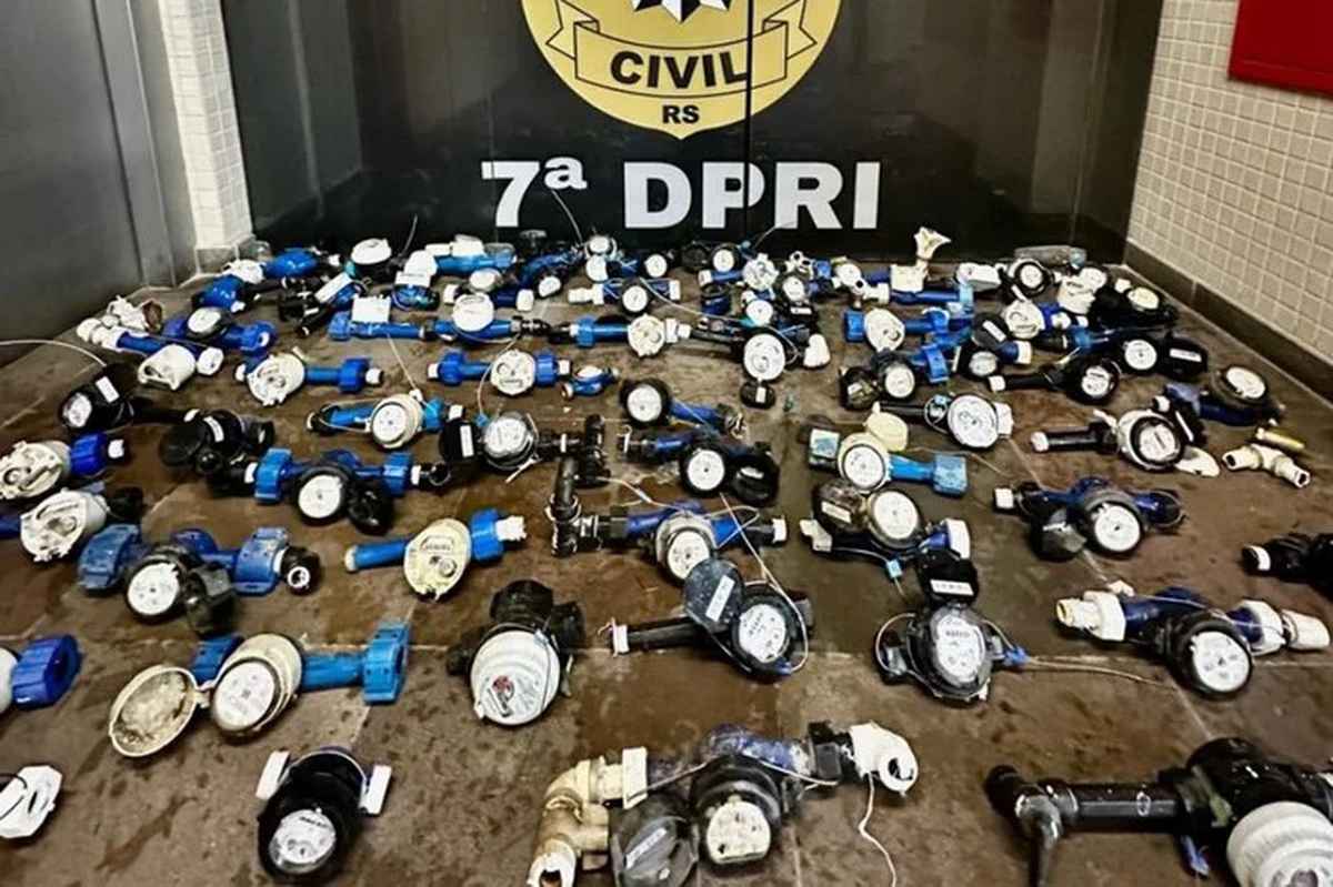 Venda de hidrômetros furtados leva jovem a prisão no Litoral Sul